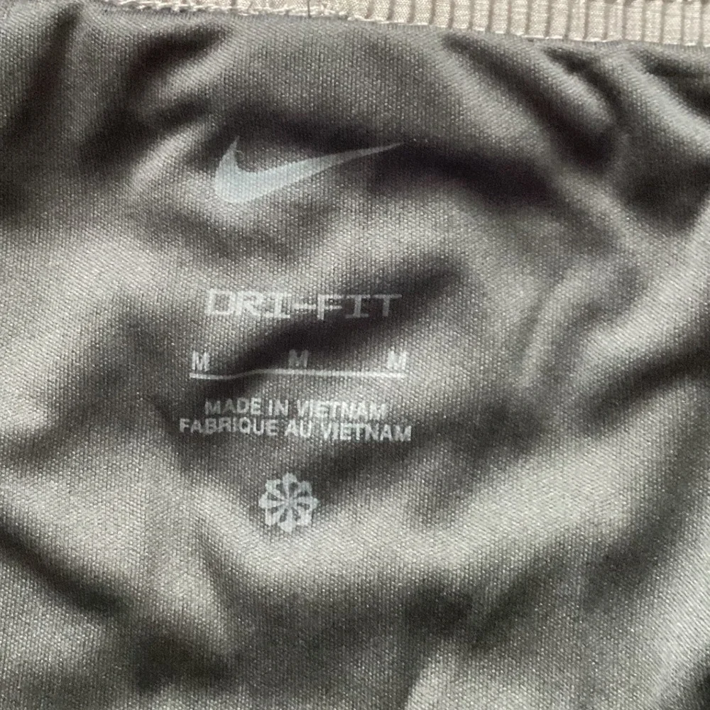 Nike‎ Kids Running Shorts Gray Black Dri-FIT Standard Fit Size M NWT